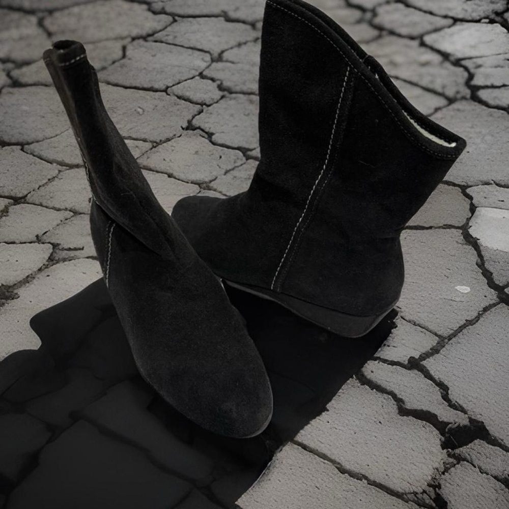 Women's Black Waterproof Suede Boots